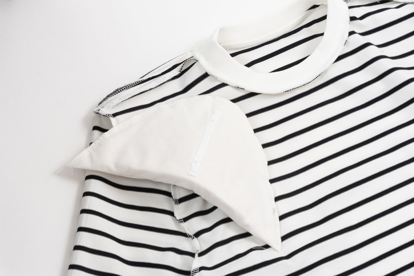 <Foundation Wear> Edge Tee/border（ショルダーパッドTシャツ・肩パッドT）